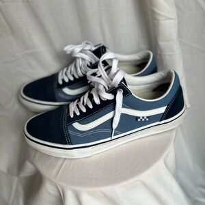 Vans Old Skool Low Top Sneakers in Navy and White